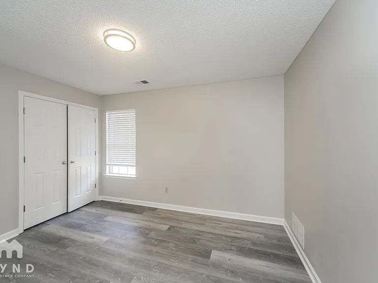 8418 Regal Bend Dr — Photo 11