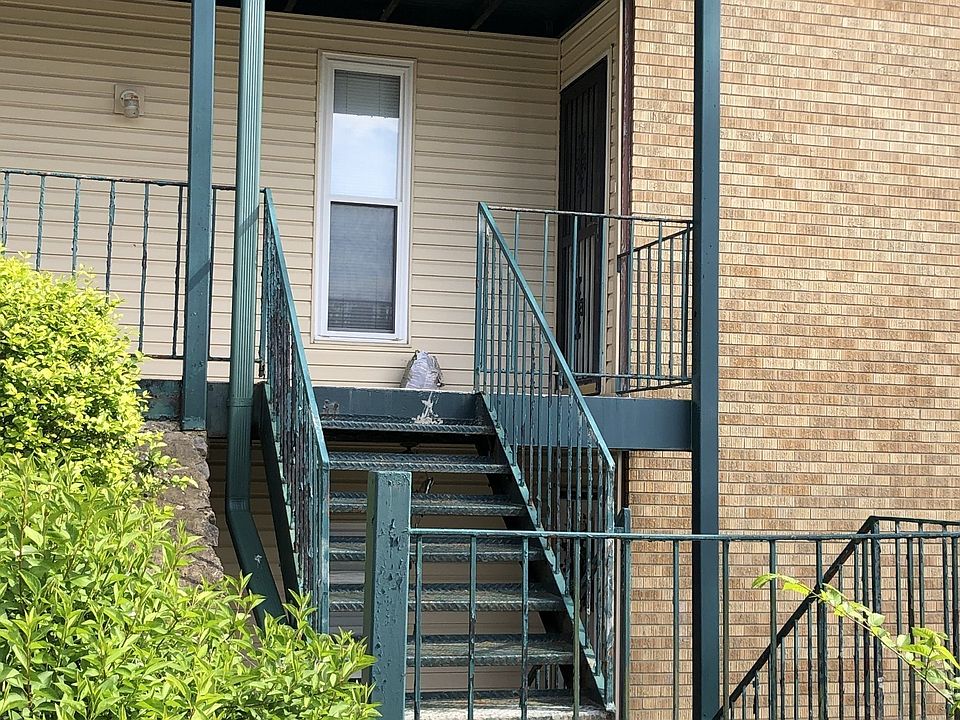 2nd image of 555 N Dupont Ave APT C47