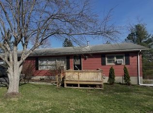 326 Reiling Ln, Altoona, PA 16601