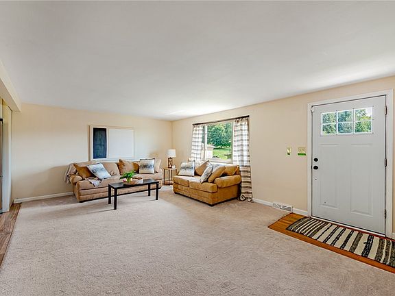4th image of 760 Whitehead Ln