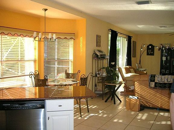 Breakfast Area, Living Room