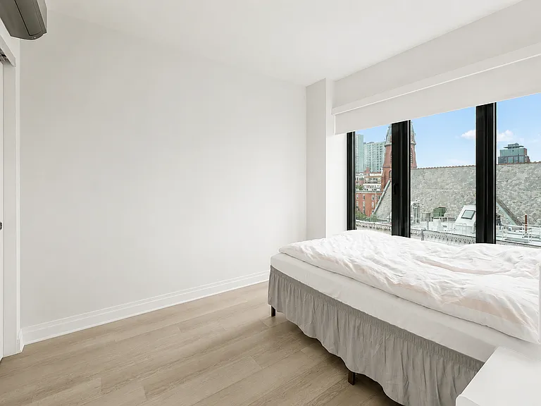 10-25 Jackson Ave #7G — Photo 5