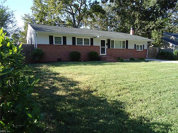 3rd image of 325 Barcelona Ln