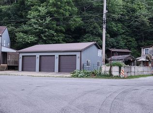 106 Kelly Station Rd, Ford City, PA 16226