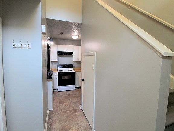 4th image of 1320 Bradley Dr #4B-2Ba