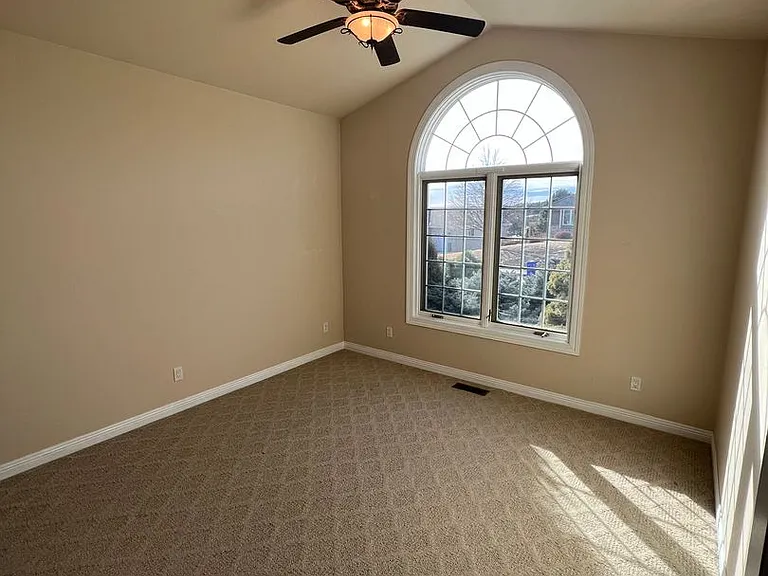 1124 Alta Vista Dr — Photo 21