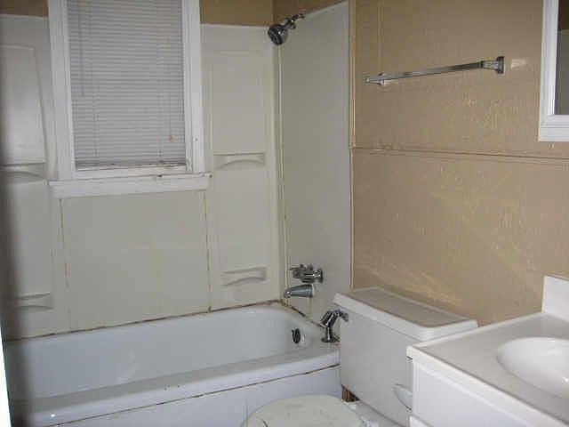 2nd image of 605 Clark St