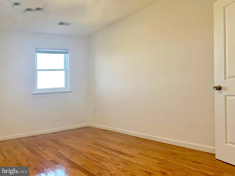 1800 Ridge Ave #7 — Photo 9