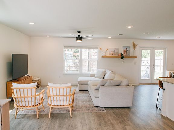 2nd image of 3173 Heritage Oaks Cir