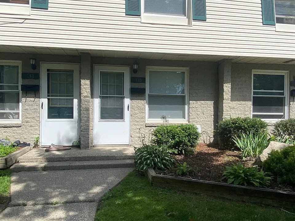135 Floral Ave