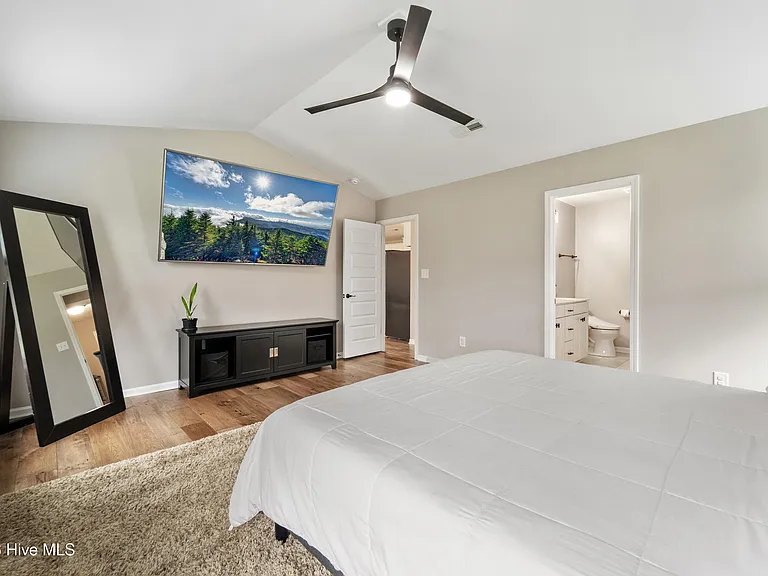 242 Legacy Ln — Photo 21