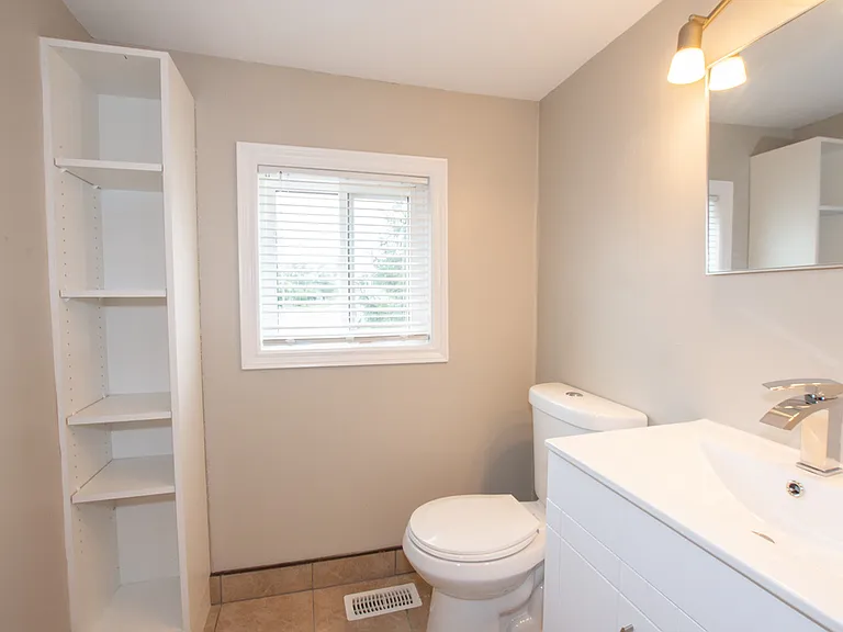 203 Niagara St — Photo 12