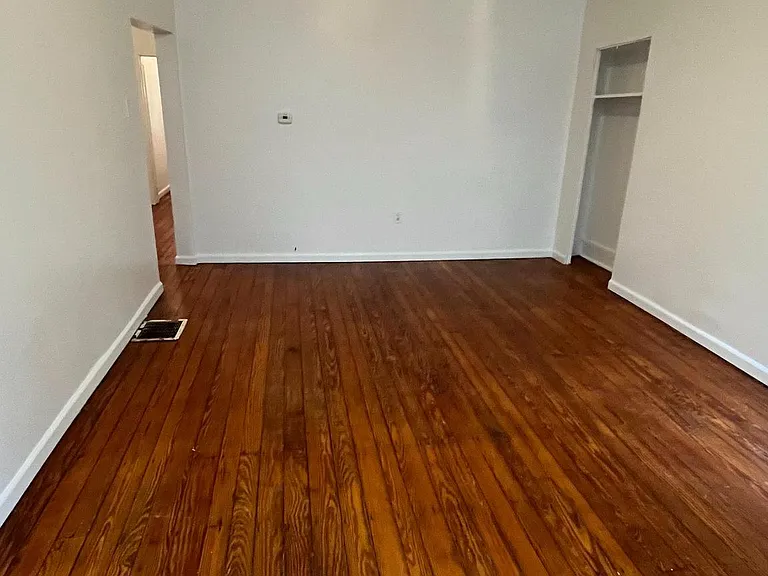 2823 Amber St — Photo 4
