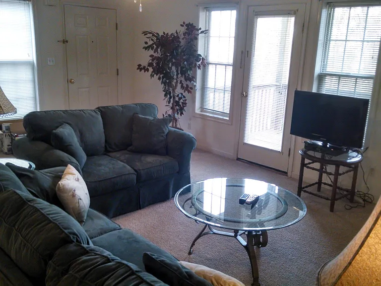 623 Wyndhurst Dr — Photo 11