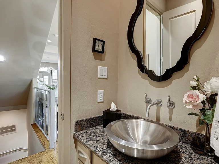 5217 Lillian St — Photo 12