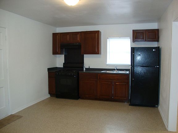 5th image of 118 Durant St