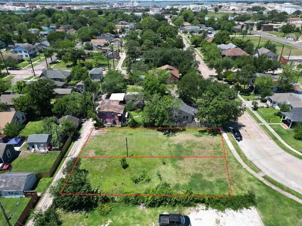3107 Wisconsin St, Baytown, TX 77520