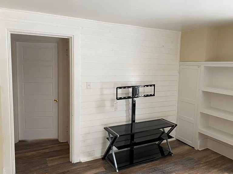 211 Keyes Ave #4 — Photo 4