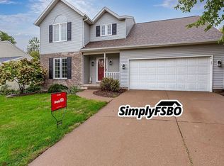 4590 Winston Pl, Bettendorf, IA 52722