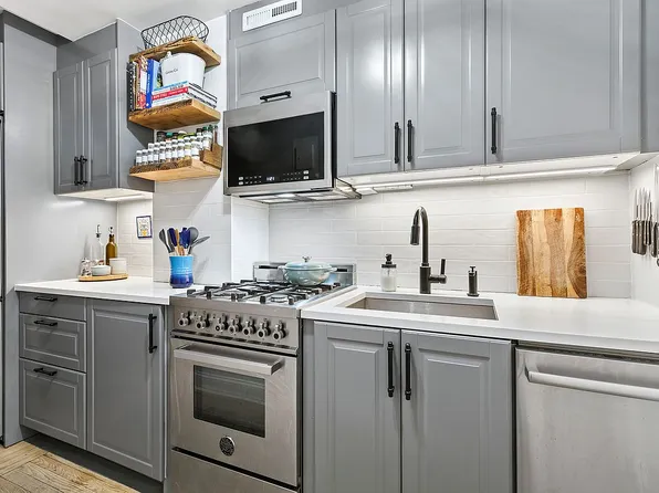 433 W 34th St APT 6F, Manhattan, NY 10001
