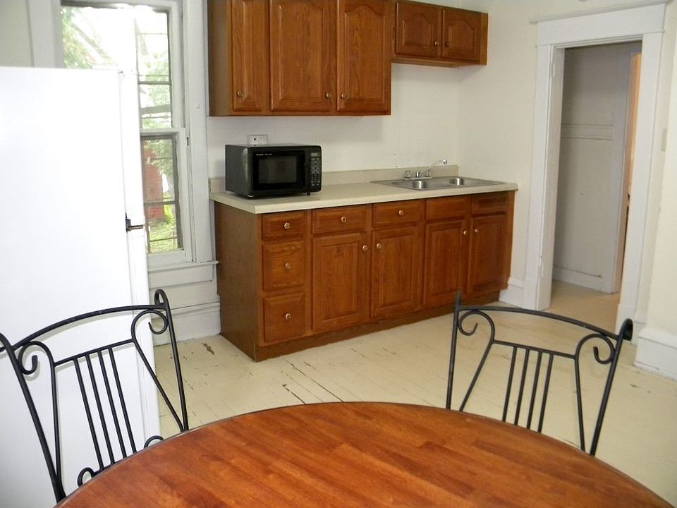 2nd image of 705 W High St #4