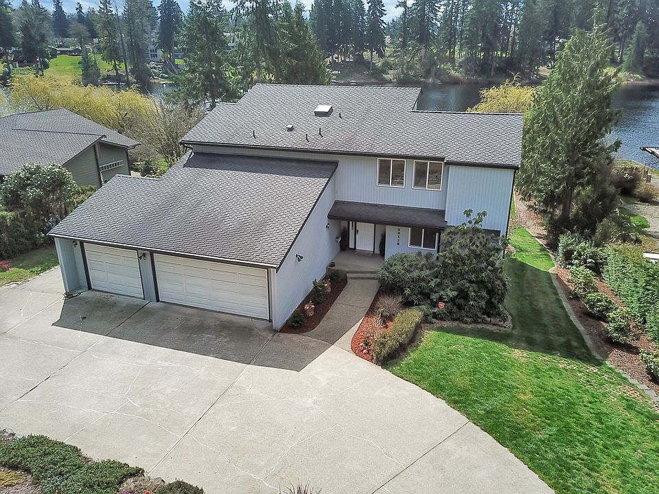 1st image of 33121 E Lake Holm Dr SE