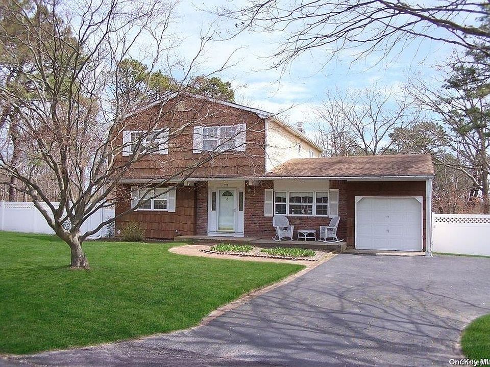1st image of 271 Bridgeport Avenue