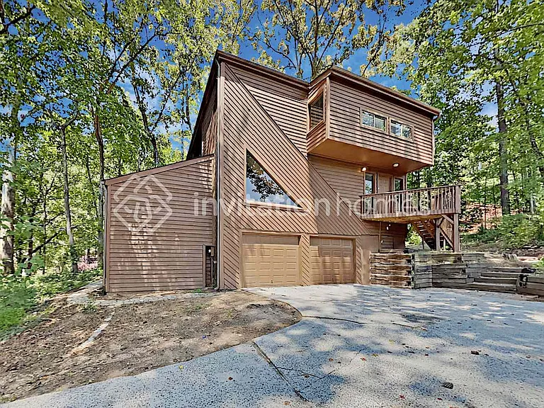 2955 Pond View Ct — Photo 1