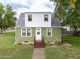 522 Conklin Ave, Grand Forks, ND 58203
