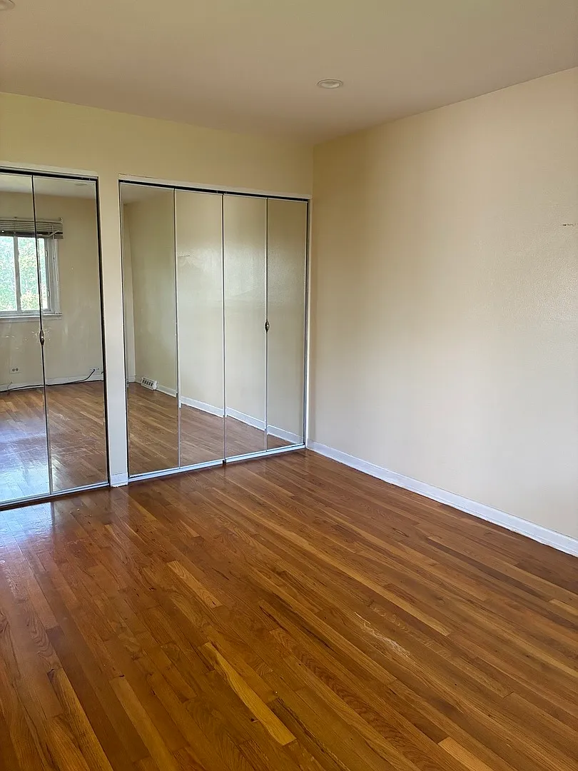 3 bed, 1.5 bath, 1361 sqft, $2,500 — Photo 4