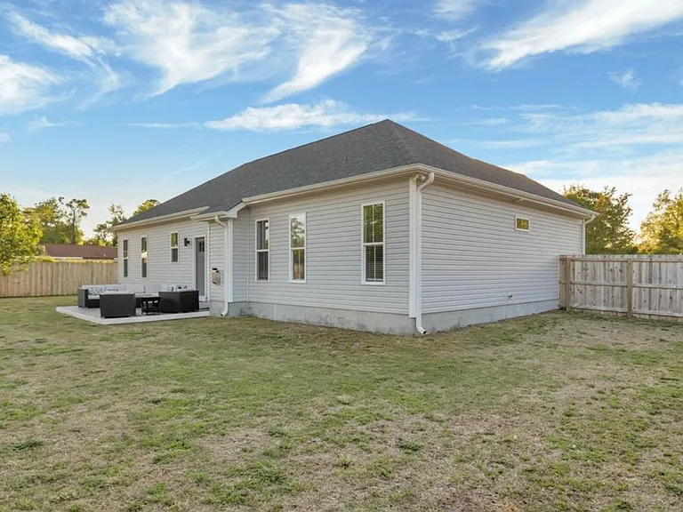 6712 Kenmore Dr — Photo 27