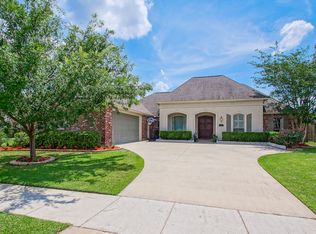 7272 Lakeland Dr, Zachary, LA 70791