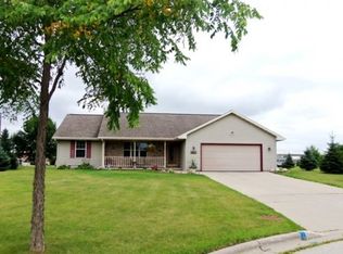 2411 Linnet St, Green Bay, WI 54303