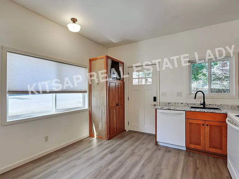 15449 Washington Ave NE #101 — Photo 10