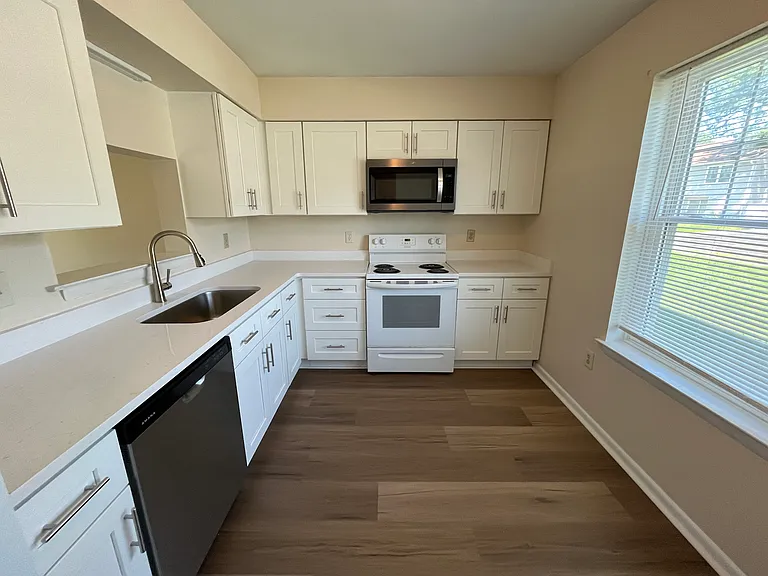 1687 Long Dr — Photo 10