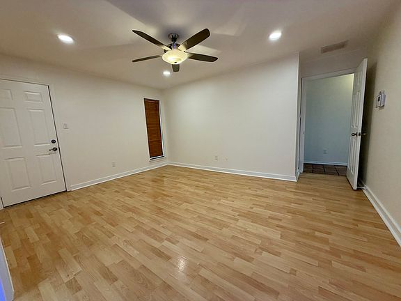 4th image of 5045 Thunder Rd