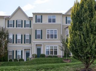 1112 Blue Bird Ln, York, PA 17402