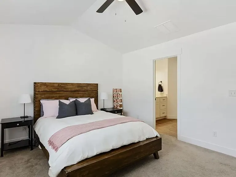 45 N 2050 W — Photo 18