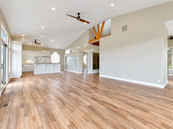 4 Kissee Ave #1, Kimberling City, MO 65686