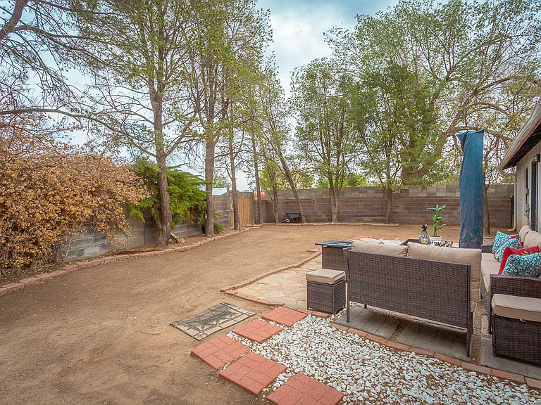 610 W Hermosa Dr — Photo 57