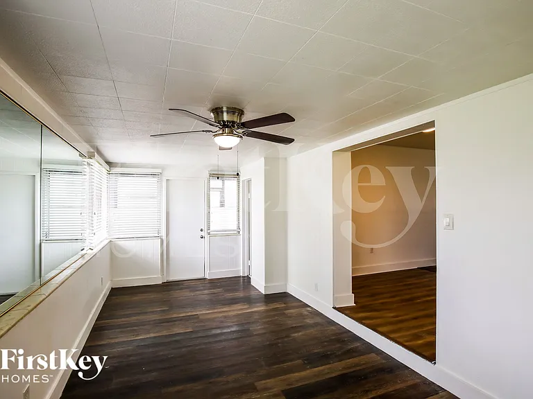 10020 SW 37th St — Photo 7