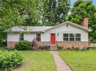 2110 W Holly St, Fayetteville, AR 72703