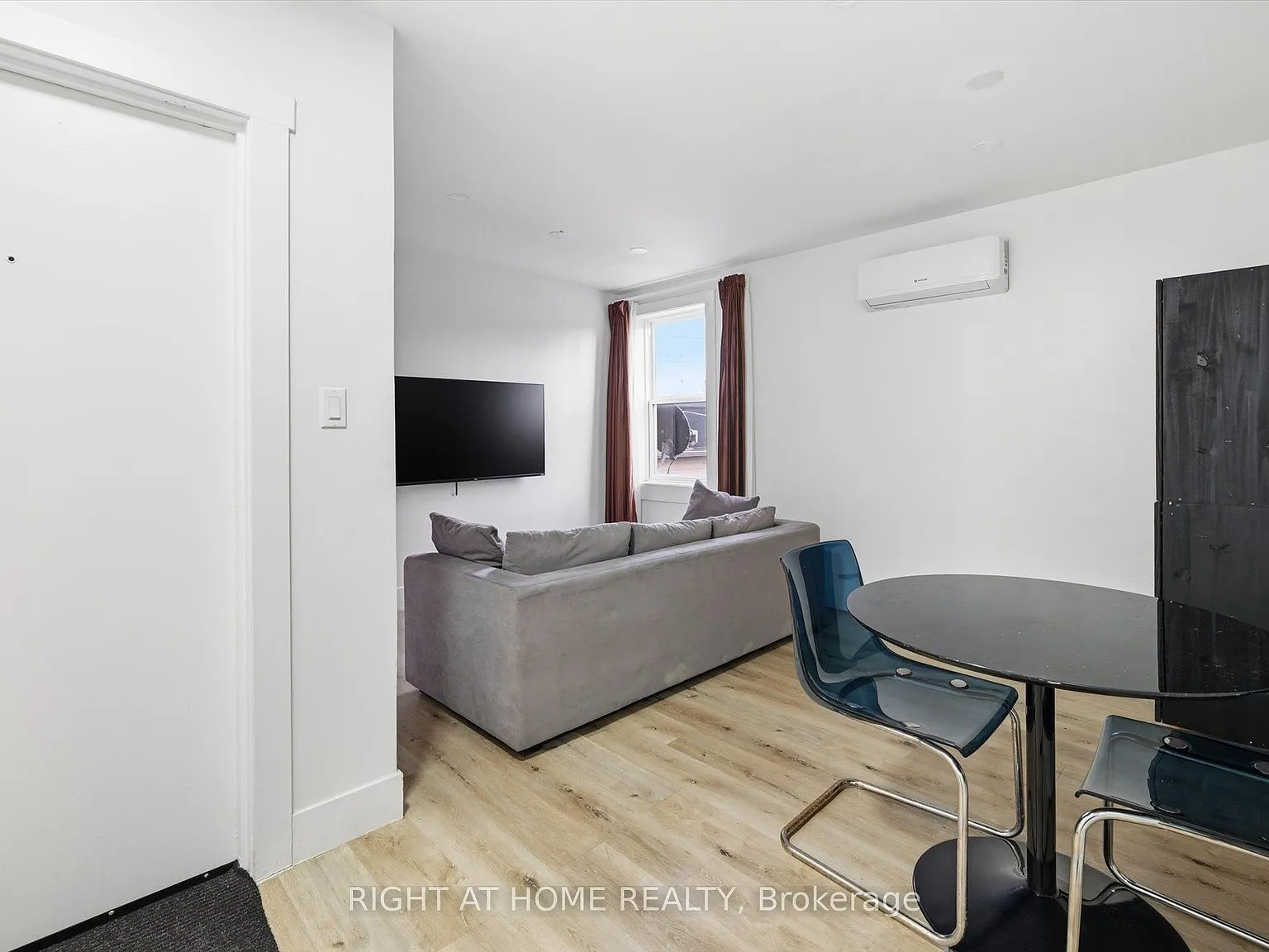 1 bed, $1,490 — Photo 2