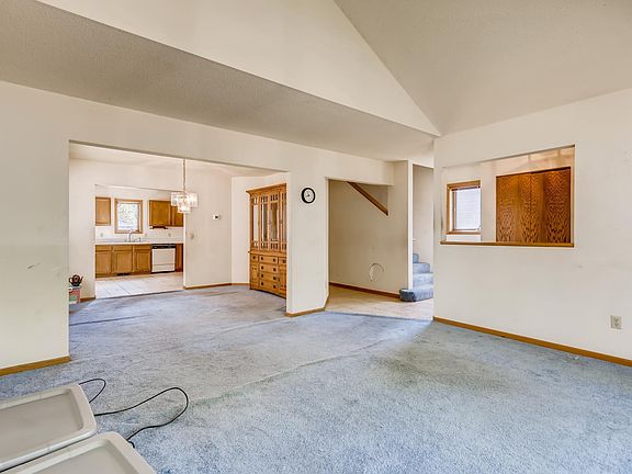 5th image of 2620 Fremont Ave N