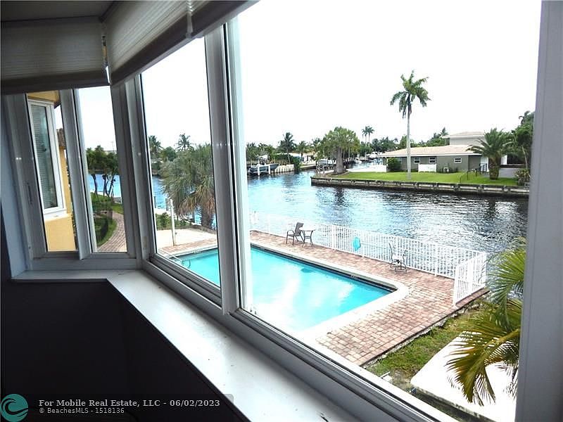 1st image of 840 NE Pine Dr #205