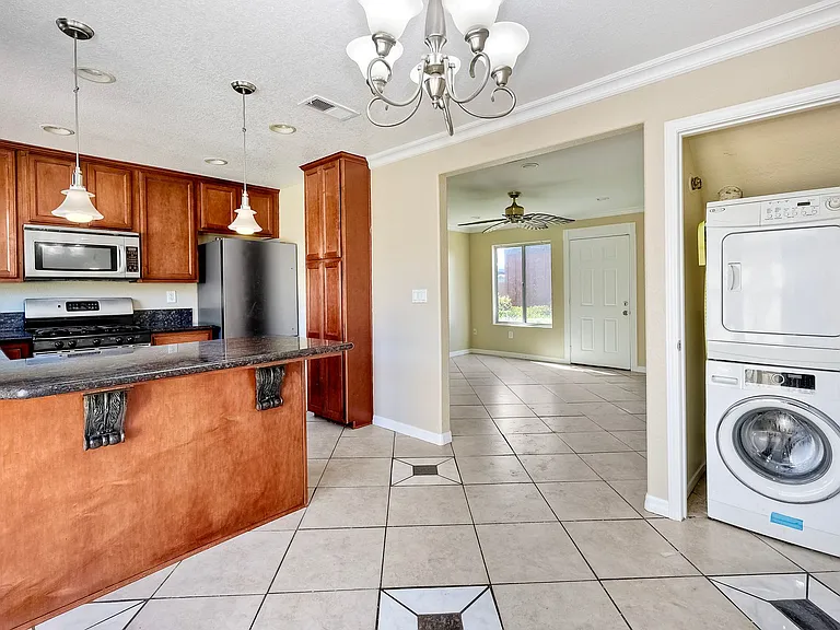 447 S Lincoln Ave — Photo 15