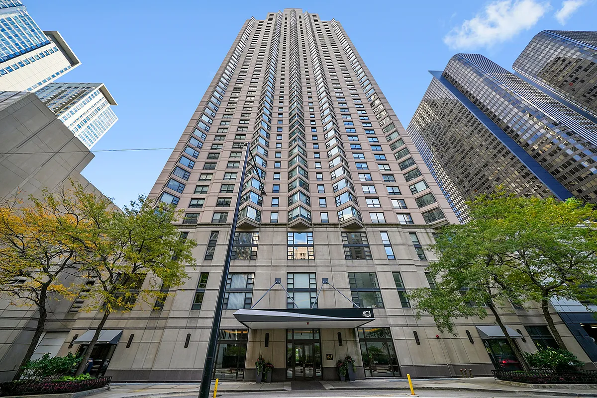 Building Photo - 401 E Ontario St #1605