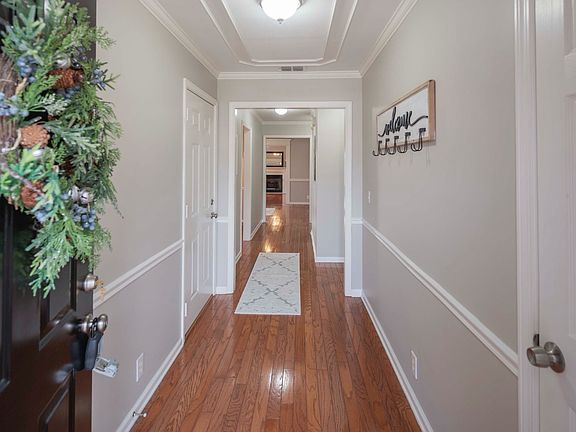 4th image of 1732 Thomas Ct