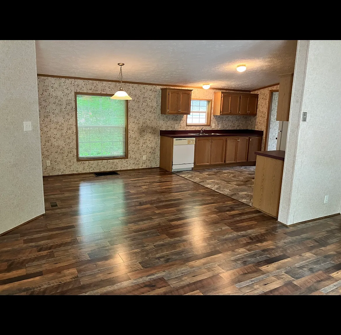 204 W Milton Rd — Photo 3