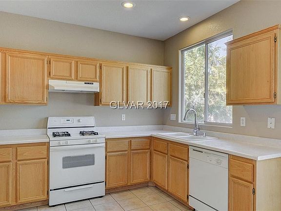 4th image of 2672 Spruce Creek Dr